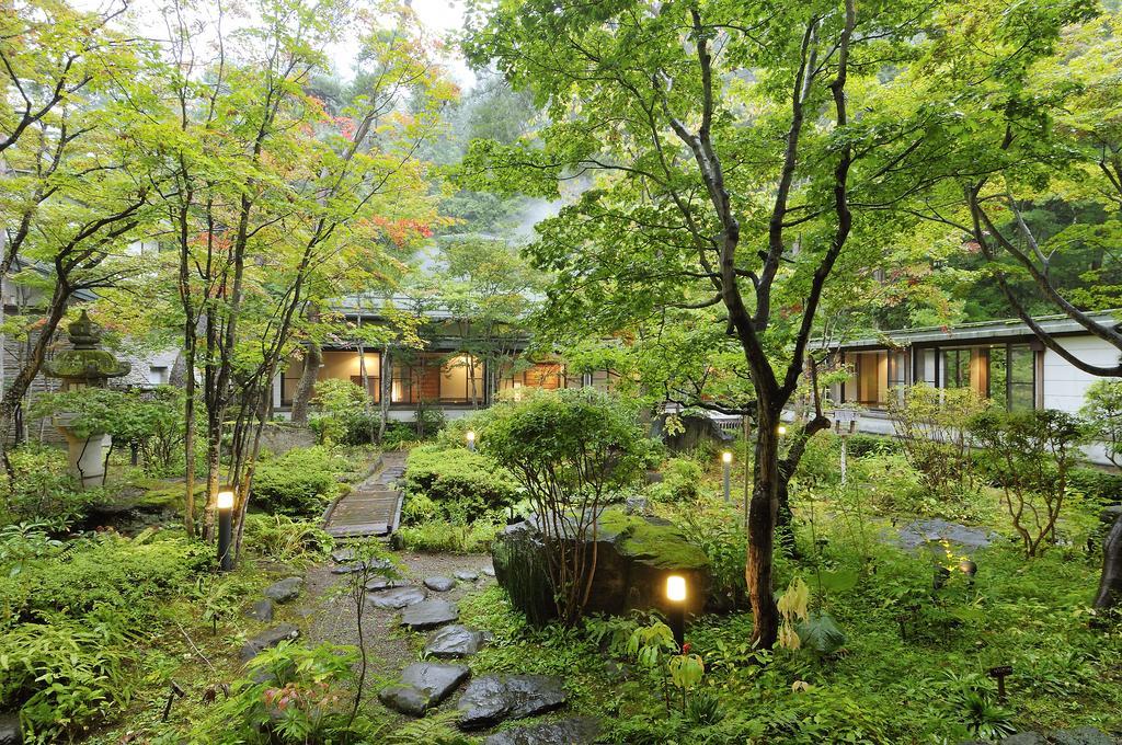 Senjukaku Hotel Яманучи Екстериор снимка