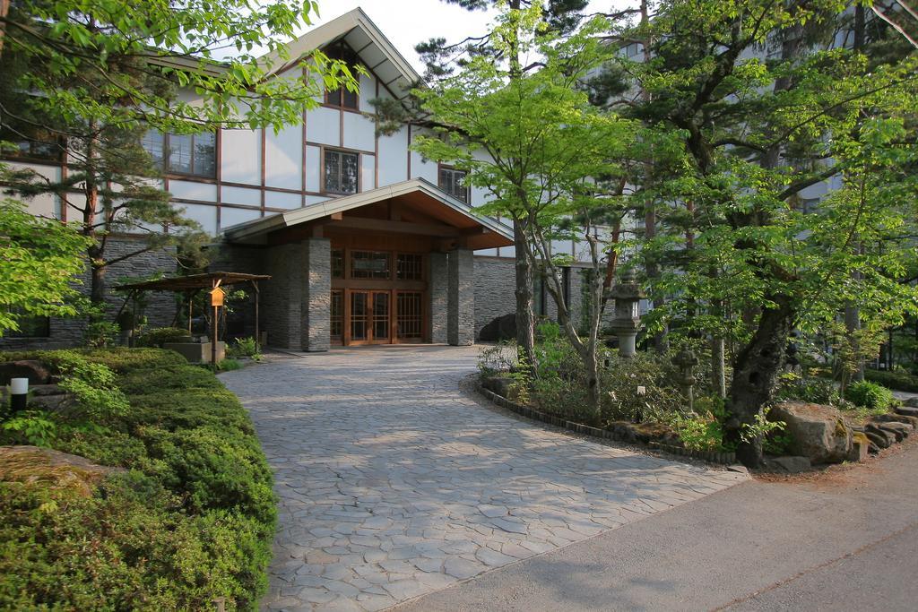 Senjukaku Hotel Яманучи Екстериор снимка