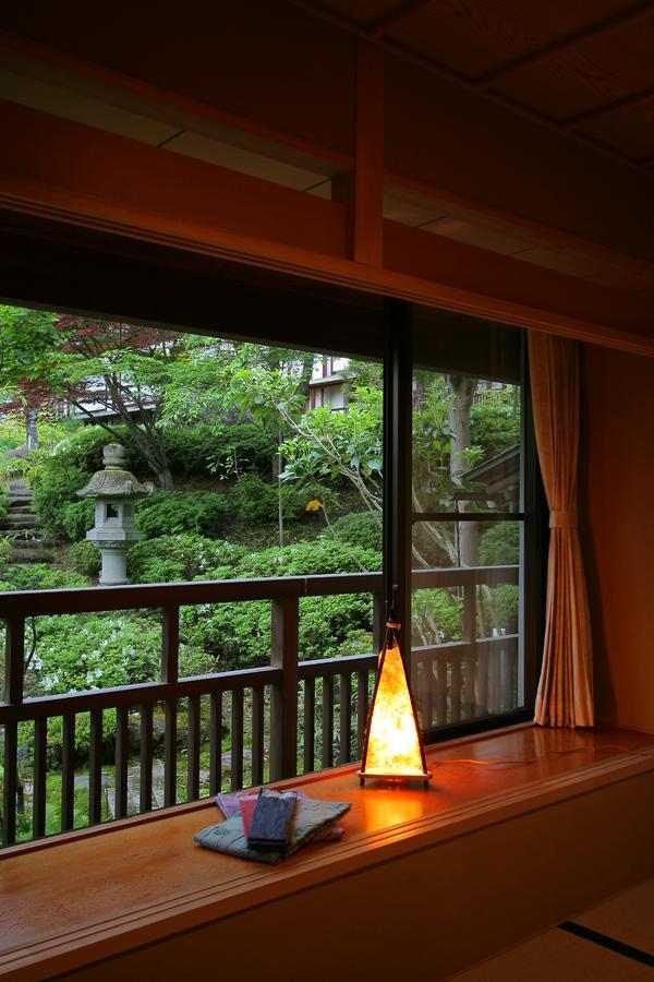 Senjukaku Hotel Яманучи Екстериор снимка