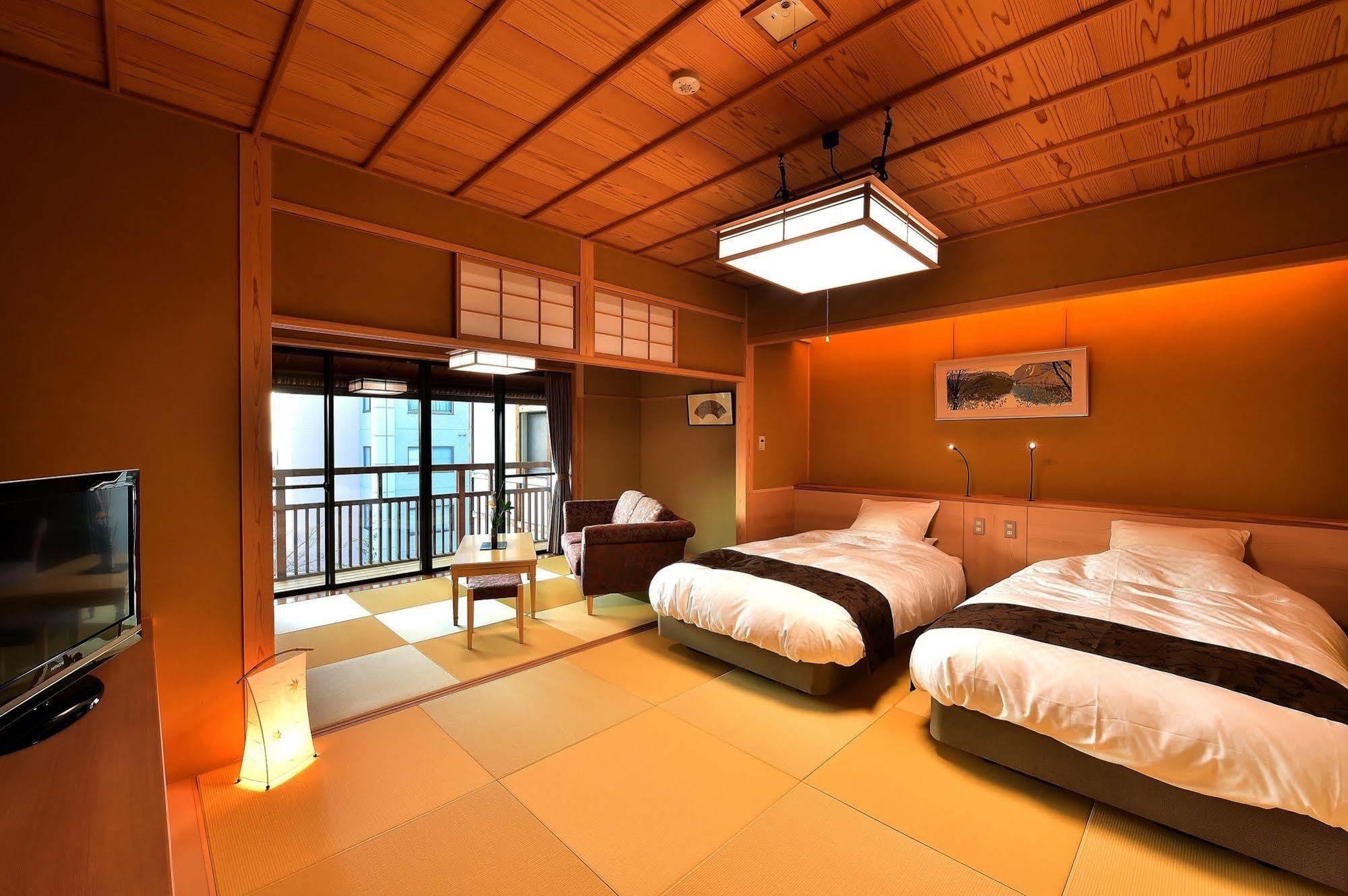 Senjukaku Hotel Яманучи Екстериор снимка