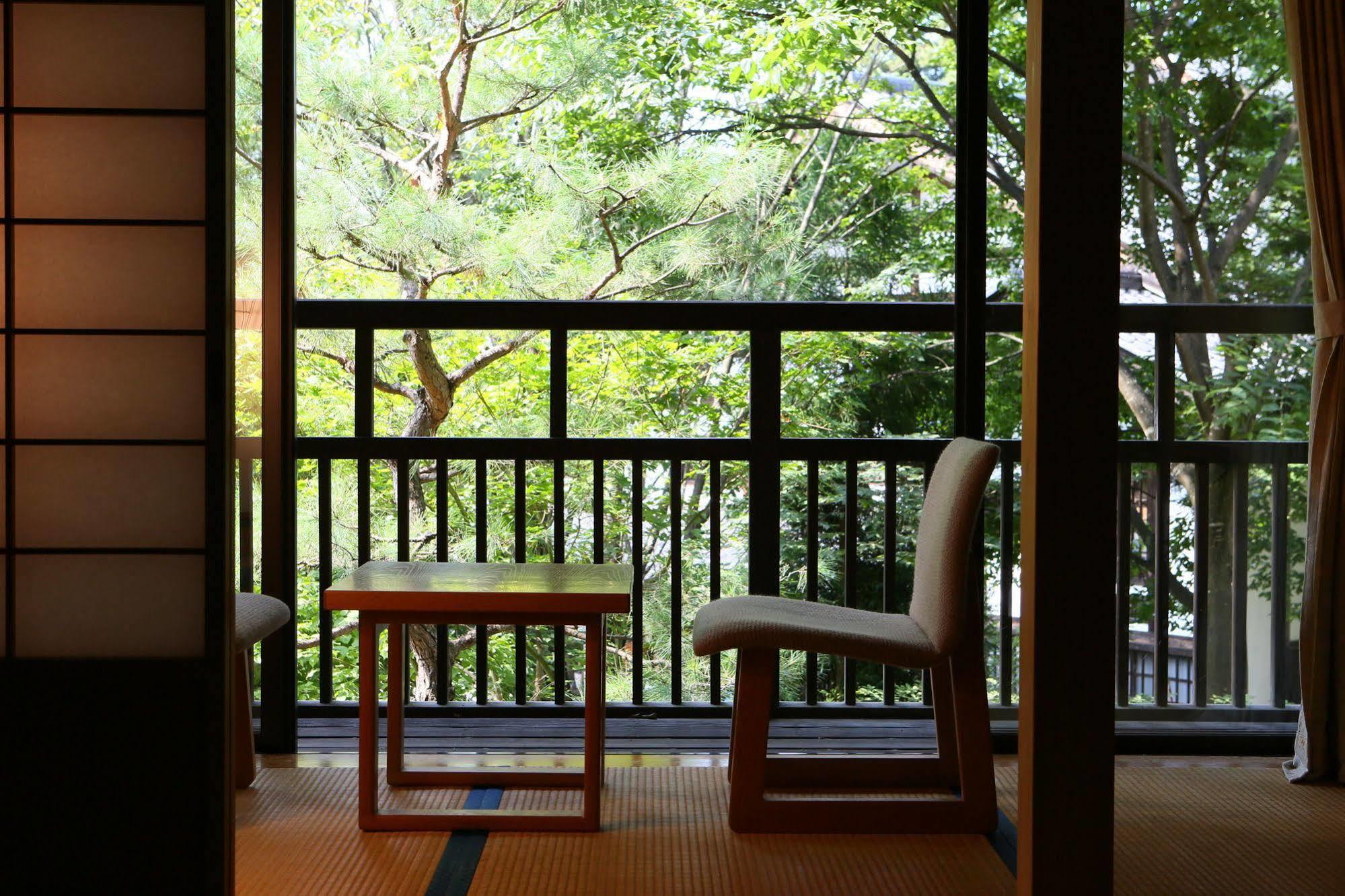 Senjukaku Hotel Яманучи Екстериор снимка
